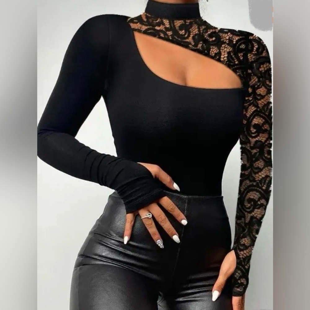 Contrast Lace Cutout Long Sleeve Top w/ thumb holsters